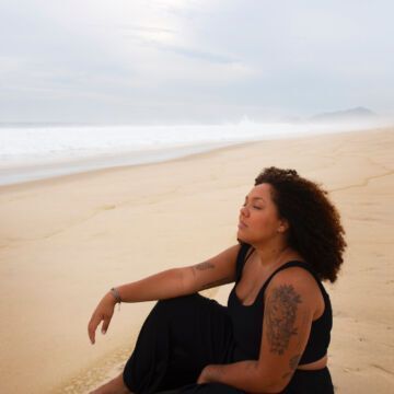 Femme atteinte d'endométriose en moment de détente.