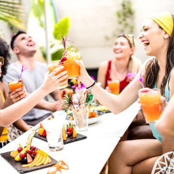 bien-s-hydrater-et-bien-manger-pendant-un-voyage